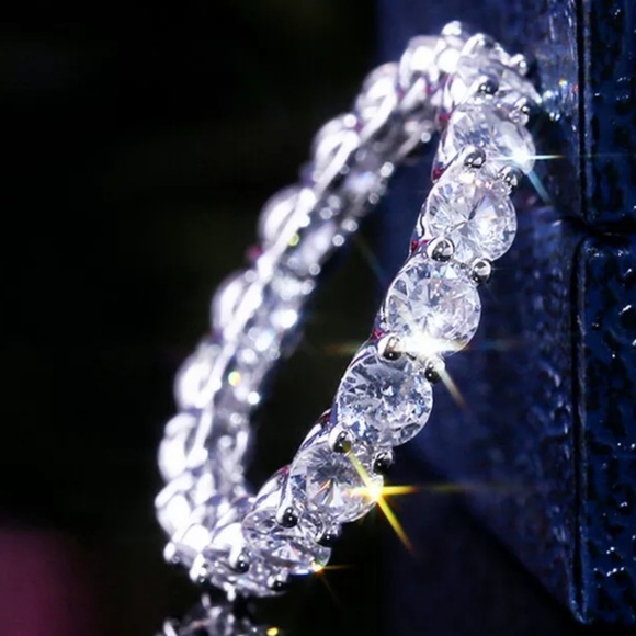 ¥ NEW 925 STERLING SILVER DIAMOND ENGAGEMENT RING - Picture 1 of 5